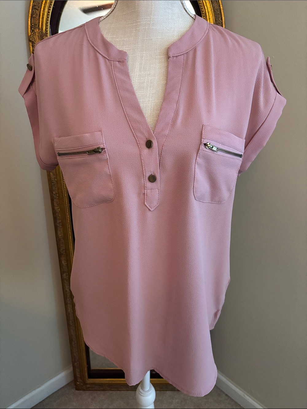 🚍📝📚 Lily White blouse with metallic accents - size medium